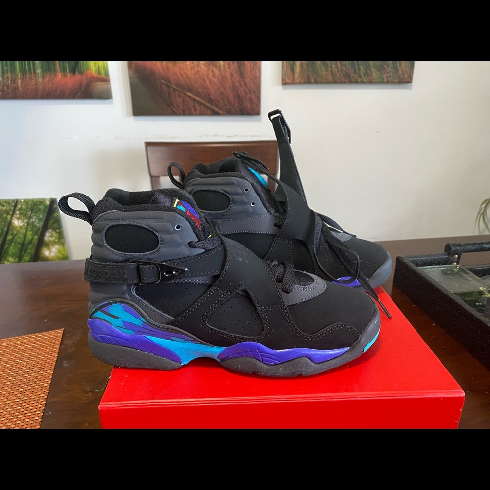 Air Jordan 8 Retro Sneaker